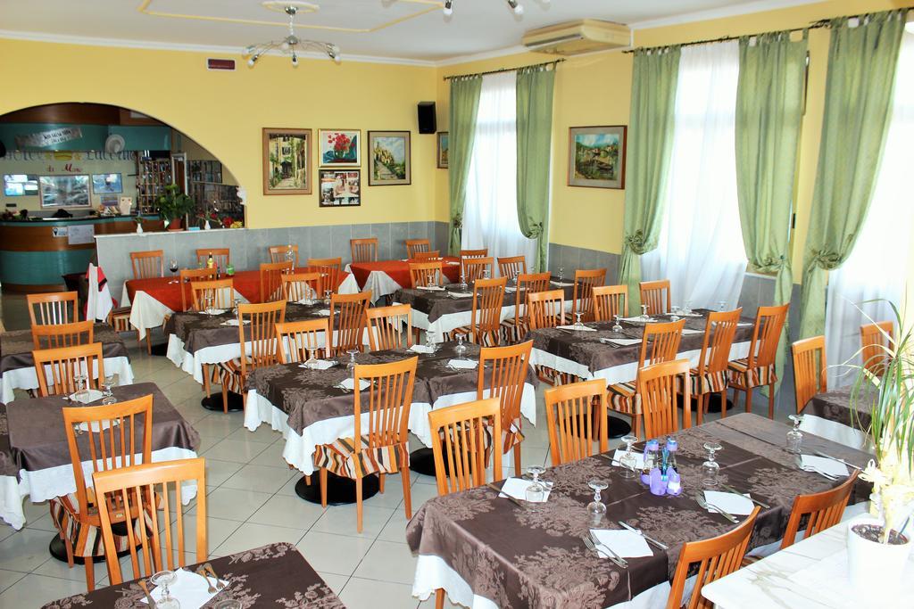 Hotel Lucerna Arma di Taggia Exterior foto